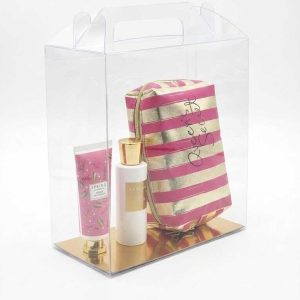 מארז מתנה - תיק רחצה בשילוב קרם ידיים ומפיץ ריח